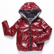 楊巍品牌女式羽絨服系列 匠心工藝與時(shí)尚設(shè)計(jì)的完美融合